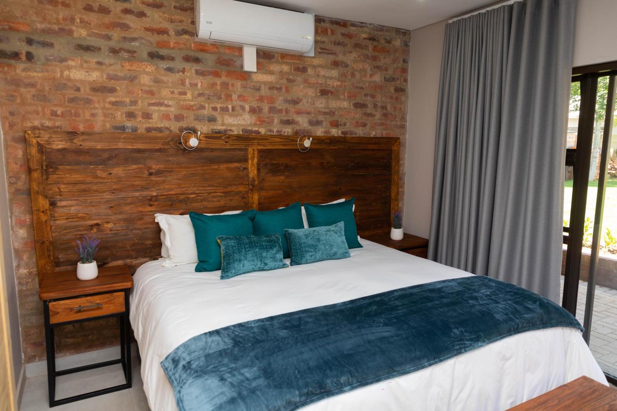 Opstal Gastehuis Potchefstroom Exterior photo